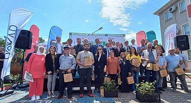 Üreticilere 'aronia' fidanı dağıtıldı