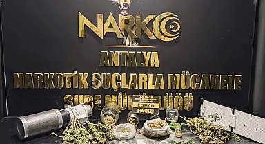 Uyuşturucu madde imal ve ticareti yaptığı iddia edilen 5 şüpheli yakalandı