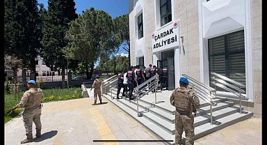 Uyuşturucu operasyonunda yakalanan 14 şüpheli adliyeye sevk edildi