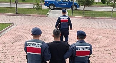 Uyuşturucu ve hırsızlıktan aranan şahıs yakalandı