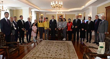 Vali Memiş TÜBİTAK şampiyonlarını kabul etti