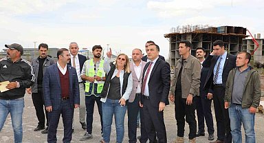 Vali Öksüz, otogarda incelemelerde bulundu