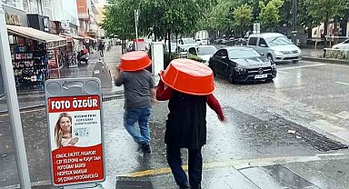 Vatandaştan yağmura leğenli çözüm