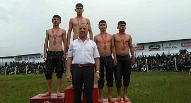 Yağlı güreşte Yunusemre fırtınası esti