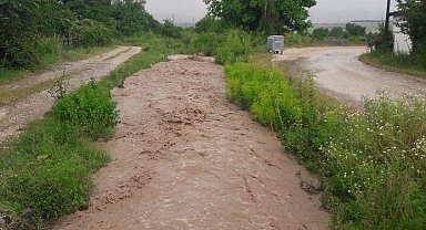 Yağmur yağdı, dereler taştı
