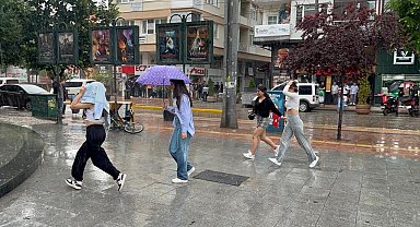 Yağmurdan nasıl kaçacaklarını bilemediler