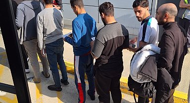 Yakalanan 20 düzensiz göçmen sınır dışı edildi