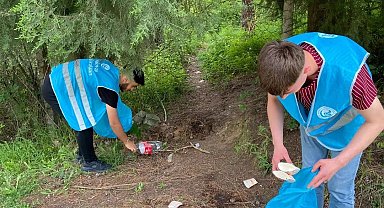Yalova Ülkü Ocakları'ndan çevre temizlik etkinliği