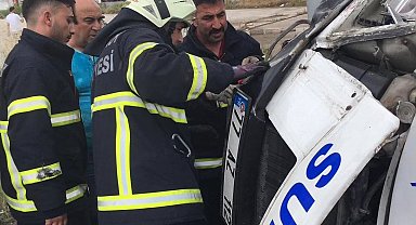 Yalova'da otomobille çarpışan minibüs devrildi: 9 yaralı