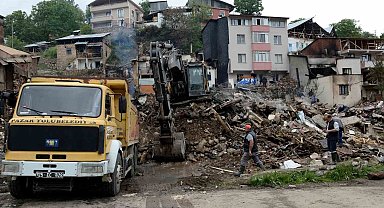 Yangında zarar görenlere 125 bin nakdi destek