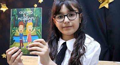 Yaşıtları hikaye kitabı okurken Elif Ceylin hikaye kitabı yazdı