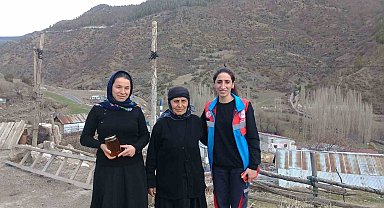 Yaşlılara bal dağıtıldı