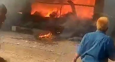 Yemek yaparken evin alt katını yaktı