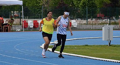 Yenimahalle Konya'da madalyaları topladı