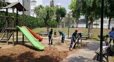 Yenişehir Belediyesi, park ve yeşil alanlarda çalışmalarını sürdürüyor