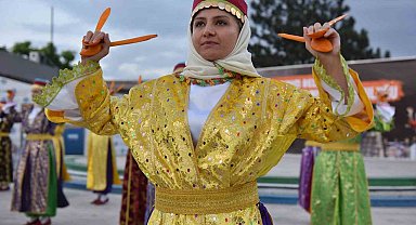 Yıldırım'da 'Erguvan' coşkusu