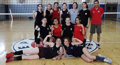 Yıldız kızların son şampiyonluk adımı