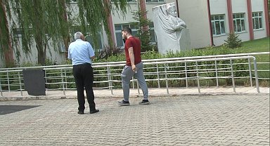 YKS'ye telefonla konuşarak girmeyi denedi