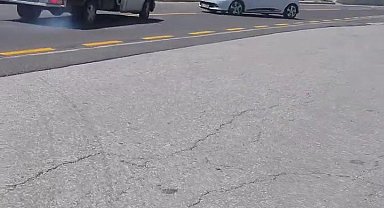 Yoğunluğu çekmek isterken önünde kaza oldu