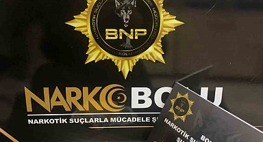 Yolcunun çantasından 45.25 gram uyuşturucu çıktı