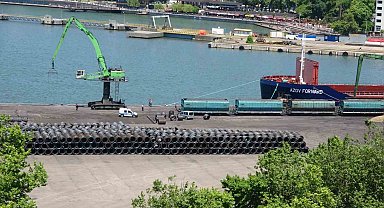 Yük gemisinin altında mayın iddiası ekipleri harekete geçirdi