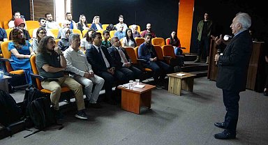 Yüksekova'da geleceğin astronotlarının yetiştirilmesi için seminer düzenlendi