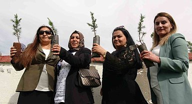Yüksekovalı 100 kadın, 100 fidan dikti