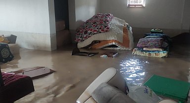 Yunak'ta şiddetli yağmur su baskınlarına sebep oldu