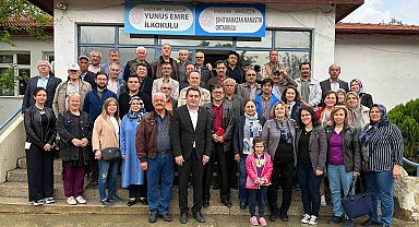 Yunus Emre İlkokulu'ndan 47 yıl önce mezun olan öğrenciler bir araya gelip hatıra ormanı açtı