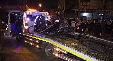 Yunus polisleri ile otomobil çarpıştı: 2 polis yaralandı