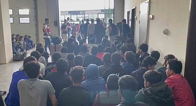 Yurda kaçak yollara giren 96 şahıs yakalanarak ülkelerine gönderildi