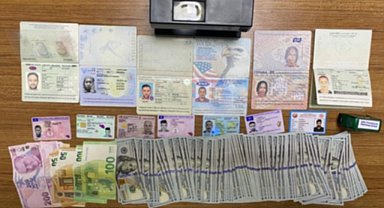 Yurt dışına sahte pasaport gönderen 3 kişi yakalandı