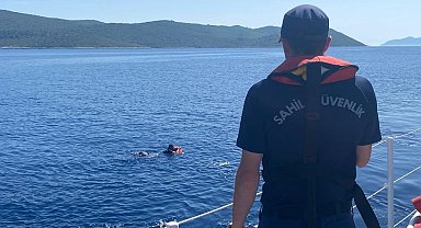 Yüzerek Yunanistan'a geçmeye çalıştı, sahil güvenlikten kaçamadı