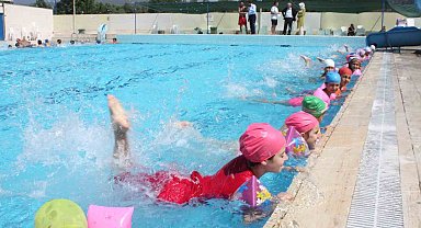 Yüzme havuzu faaliyete girdi