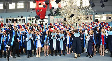 ZBEÜ Tıp Fakültesi mezunları için yemin töreni düzenlendi