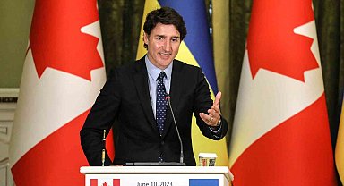 Zelenskiy ve Trudeau Kiev'de bir araya geldi