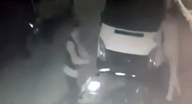 Zeytinburnu'nda arkadaşı tarafından bacağından vuruldu: O anlar kamerada