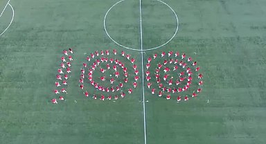 120 öğretmenden 100'üncü yıla özel zeybek gösterisi