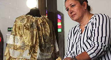 2 asırlık gelinlik, 184 yıllık binada sergileniyor