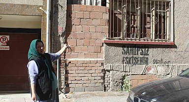 20 yıllık virane ev mahalleliyi tedirgin ediyor