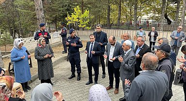 22 yıl önce KKTC'de şehit olan asker kabri başında anıldı