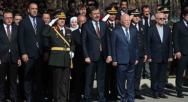 29 Ekim kutlamaları çelenk sunma töreni ile başladı