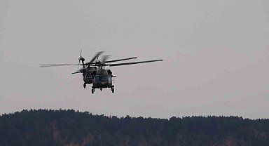 'Çelik Kanatlar'dan havada zeybek gösterisi