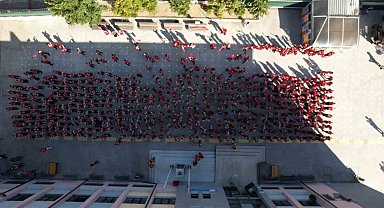 580 öğrenciden 100. yıla özel koreografi