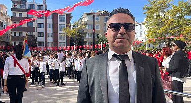 600 öğrenciden 'Cumhuriyet yürüyüşü' ve senkronize gösteri