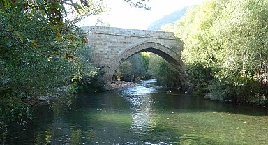 600 yıllık Arapgir Köprüsü yıllara direniyor