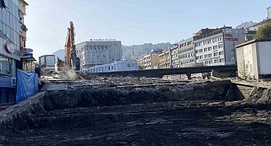 67 yıllık köprüde çalışmalar sürüyor