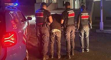 70 yaşındaki kadını kendini jandarma olarak tanıtan dolandırıcı, jandarmadan kaçamadı