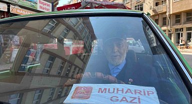 93 yaşındaki Kore gazisi 48 yıllık aracına gelen teklifleri reddediyor