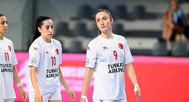 A Milli Kadın Hentbol Takımı, Karadağ'a mağlup oldu